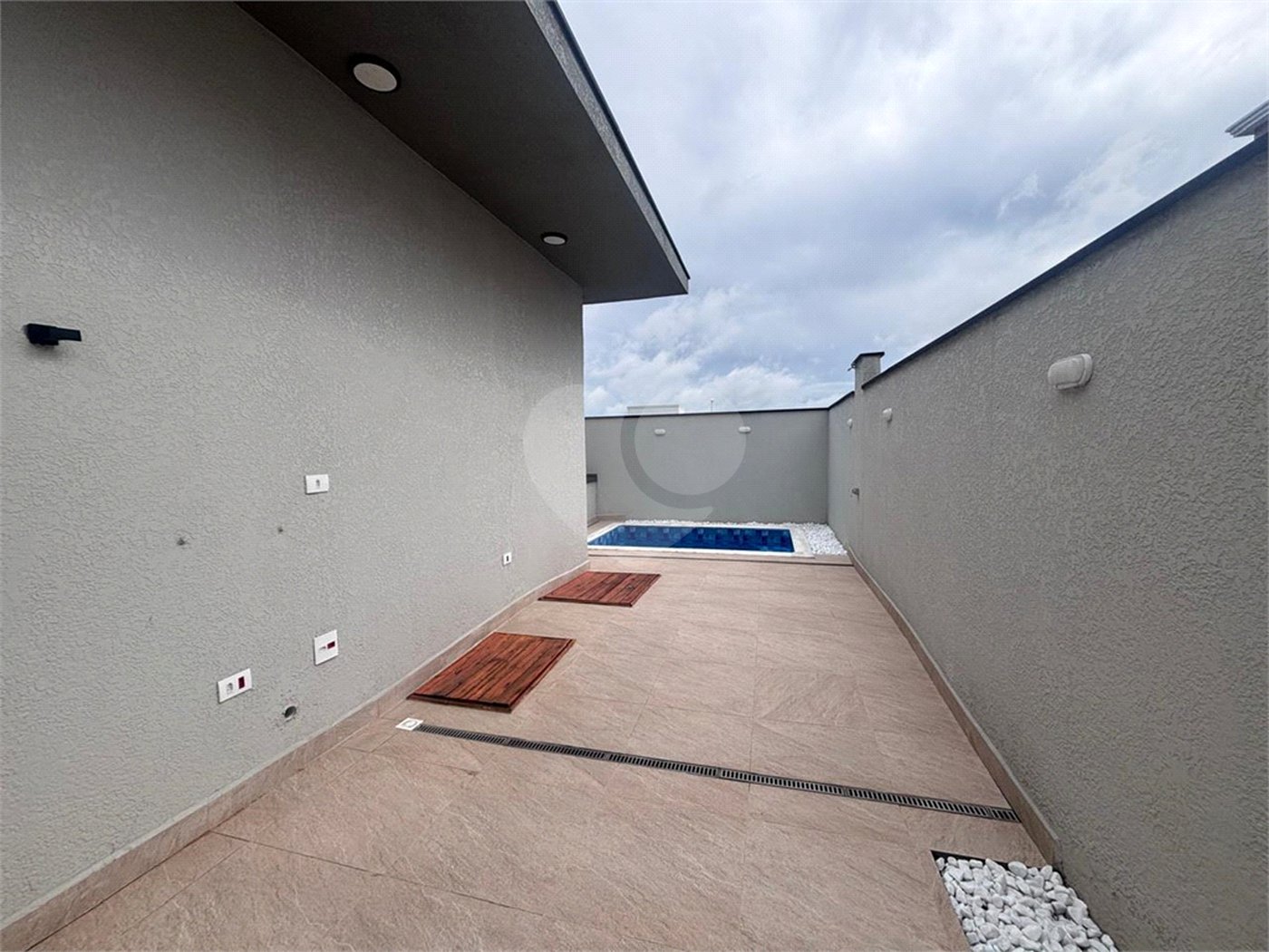 Casa à venda com 3 suítes no condomínio Campos do Conde I e II, Sorocaba - SP
