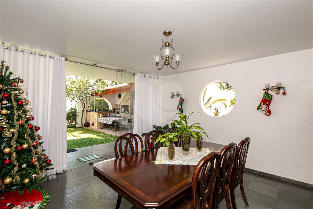Casa à venda com 4 quartos, sendo 2 suítes,  em Interlagos, São Paulo, SP