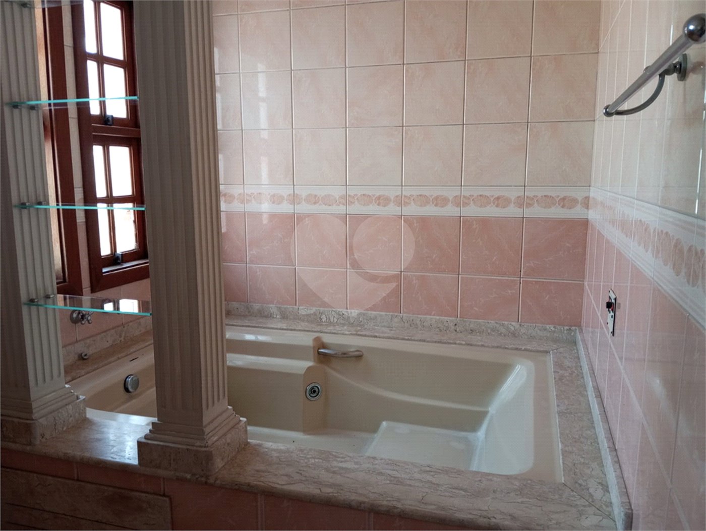 Casa à venda com 3 quartos, sendo 1 suíte, em Vila Nivi, São Paulo, SP