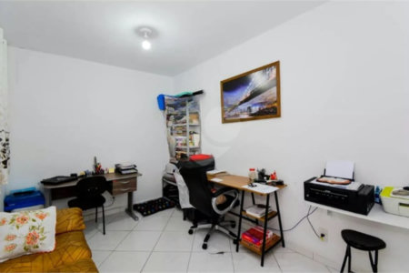 Casa à venda com 3 quartos, sendo 1 suíte,  em Jardim Aida, Guarulhos, SP