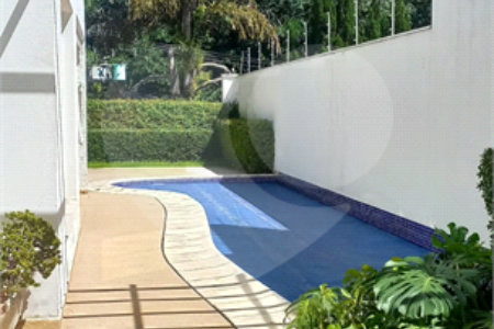Sobrado à venda ou para alugar com 7 quartos, sendo 4 suítes,  em Cidade Jardim, São Paulo, SP