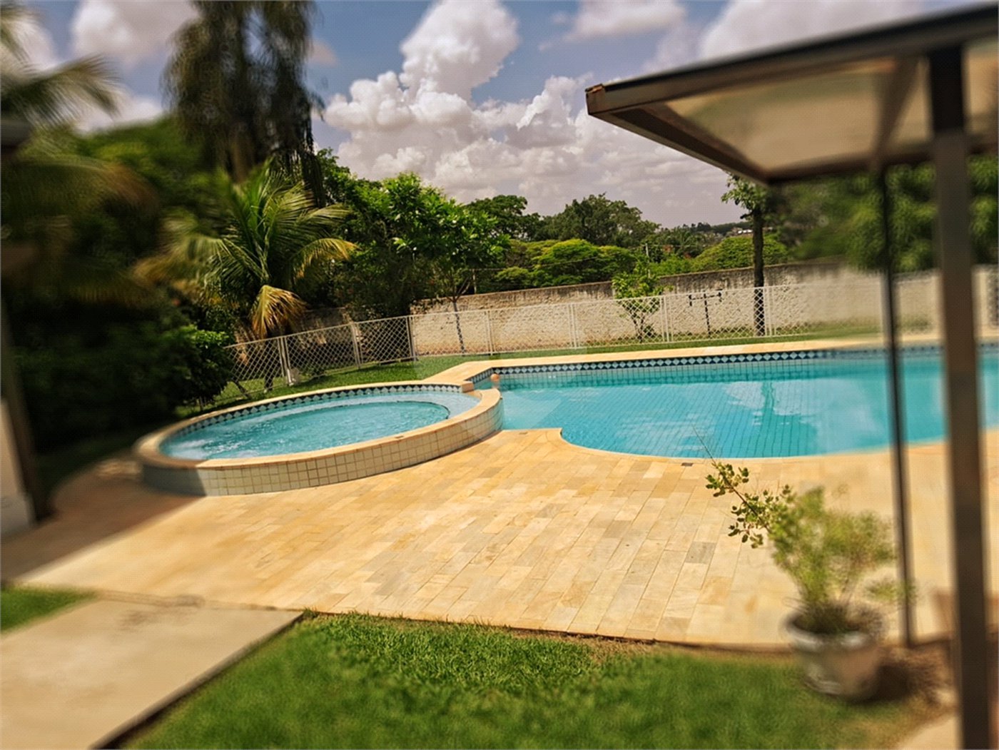 Chácara à venda com 8 quartos, sendo 5 suítes, em Chácara Belvedere, Indaiatuba, SP