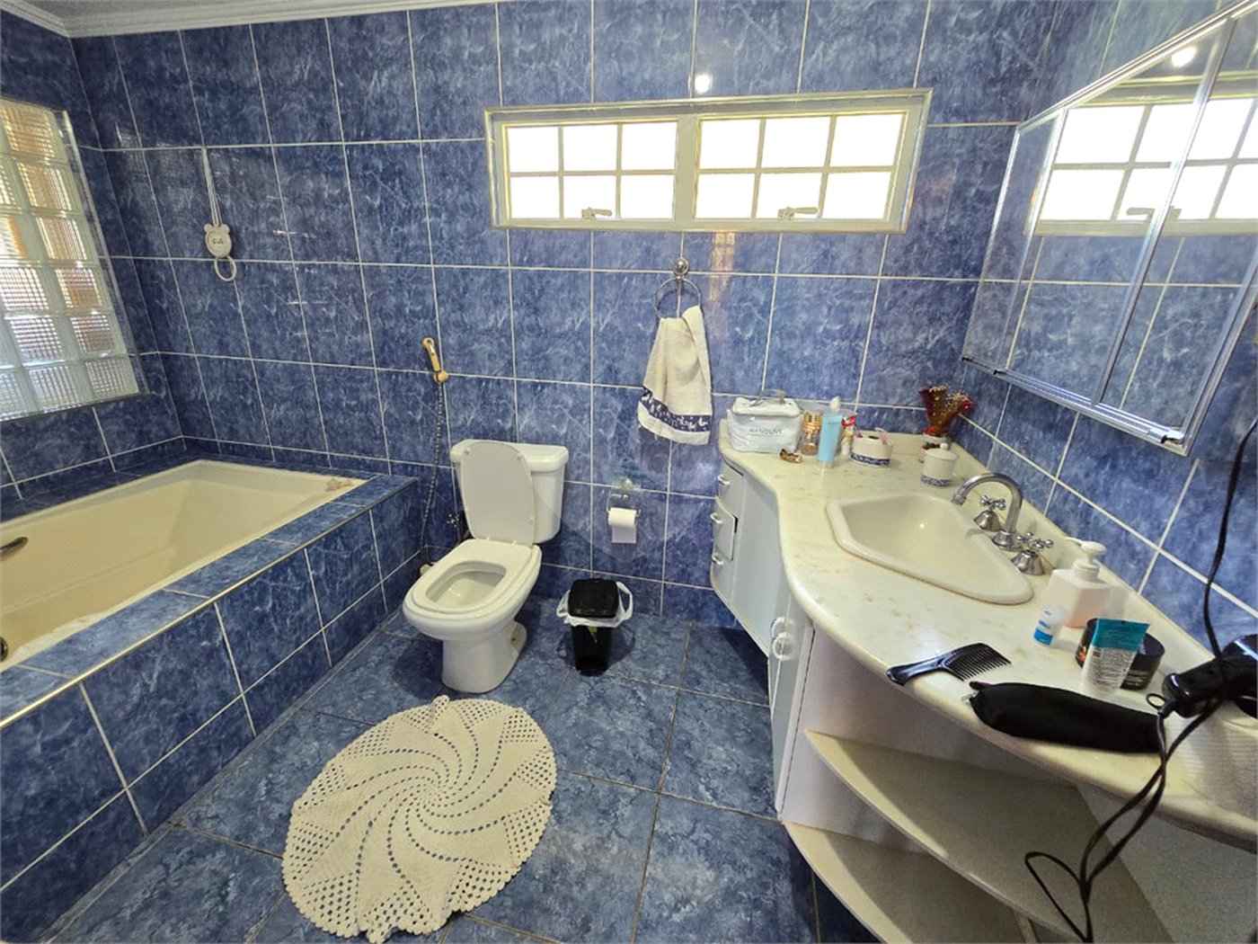 Chácara à venda com 4 quartos, sendo 1 suíte, em Cercadinho, Alambari, SP