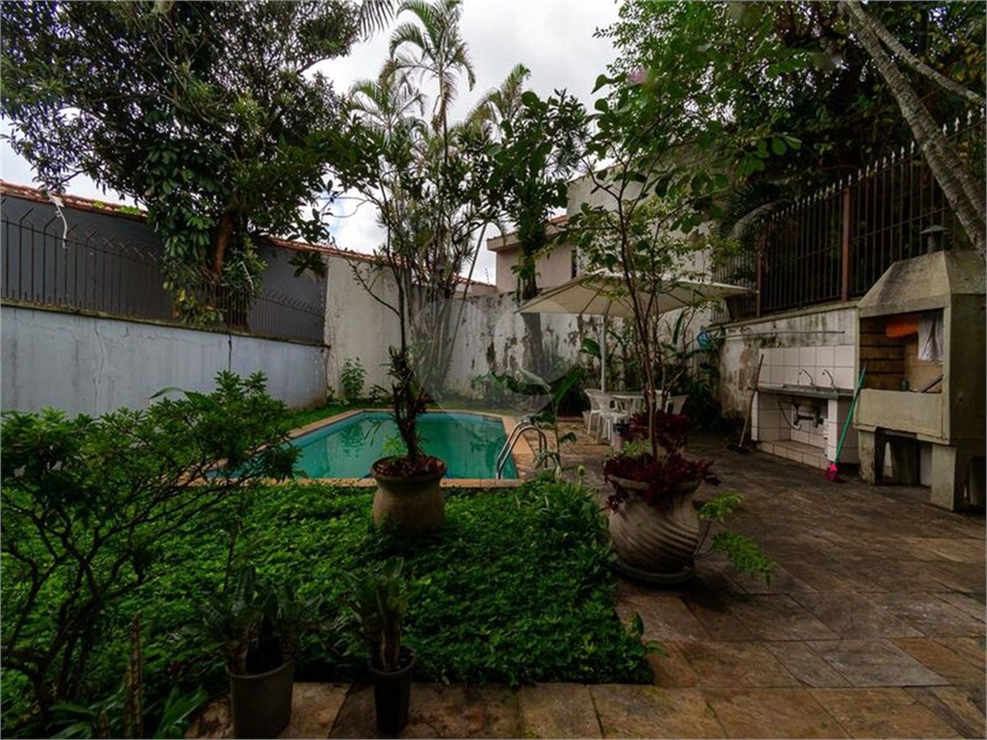 Casa à venda com 8 quartos, sendo 2 suítes, em Indianópolis, São Paulo, SP