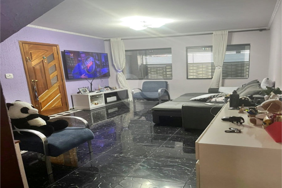 Sobrado à venda com 3 quartos, sendo 1 suíte, em Vila Galvão, Guarulhos, SP