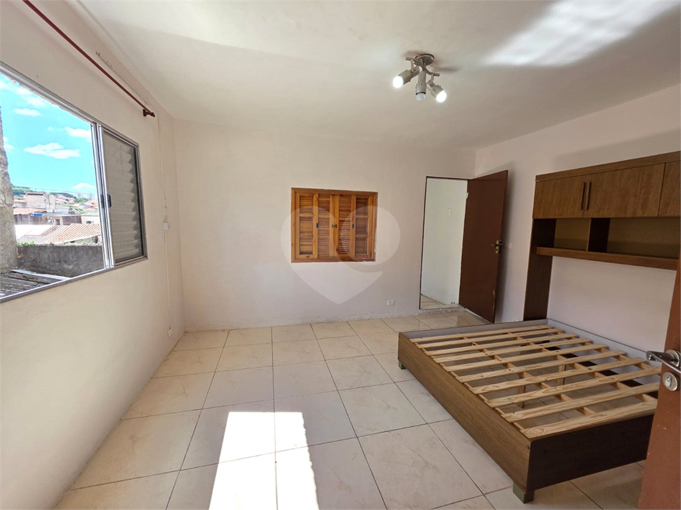 Sobrado à venda com 4 quartos, sendo 1 suíte,  em Rio Pequeno, São Paulo, SP