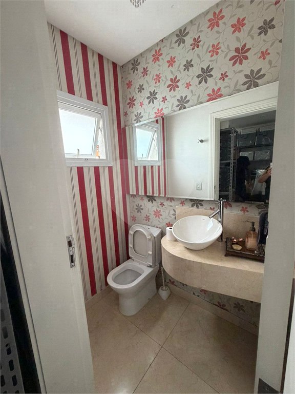 Casa à venda com 3 suítes em Vila Augusta, Guarulhos, SP