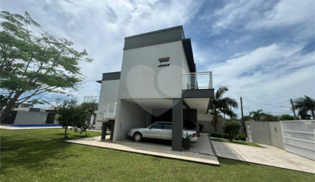 Sobrado à venda com 3 suítes em Vila São João (2º Distrito), Torres, RS