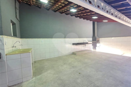 Casa à venda com 3 quartos, sendo 1 suíte, no condomínio Residencial Jardim das Palmeiras, Vinhedo - SP