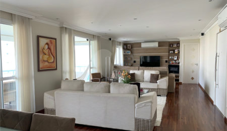 Apartamento à venda com 4 quartos, sendo 3 suítes,  em Vila Andrade, São Paulo, SP