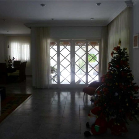 Casa à venda com 3 quartos, sendo 1 suíte, no condomínio Vivenda das Vinhas, Vinhedo - SP