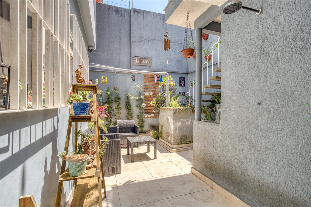 Sobrado à venda com 4 quartos, sendo 1 suíte, em Chácara Flora, São Paulo, SP