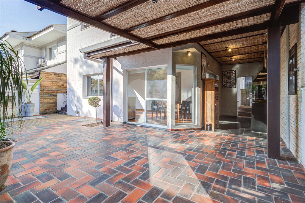 Casa à venda com 4 suítes no condomínio Ville de Marseille, São Paulo - SP