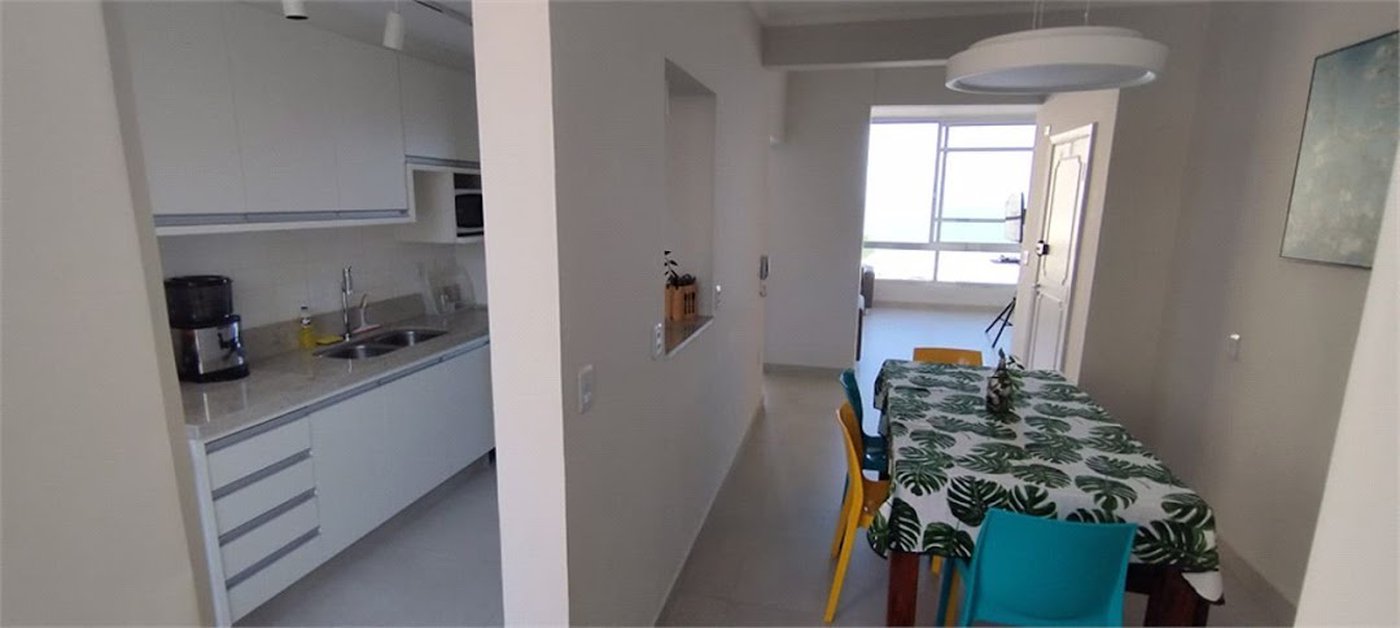 Apartamento Residencial à venda, Pitangueiras, Guarujá - AP0444.