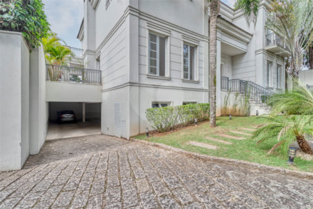 Casa à venda com 4 suítes no condomínio L'unique, São Paulo - SP