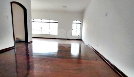 Sobrado à venda ou para alugar com 5 quartos, sendo 3 suítes,  em Jardim França, São Paulo, SP