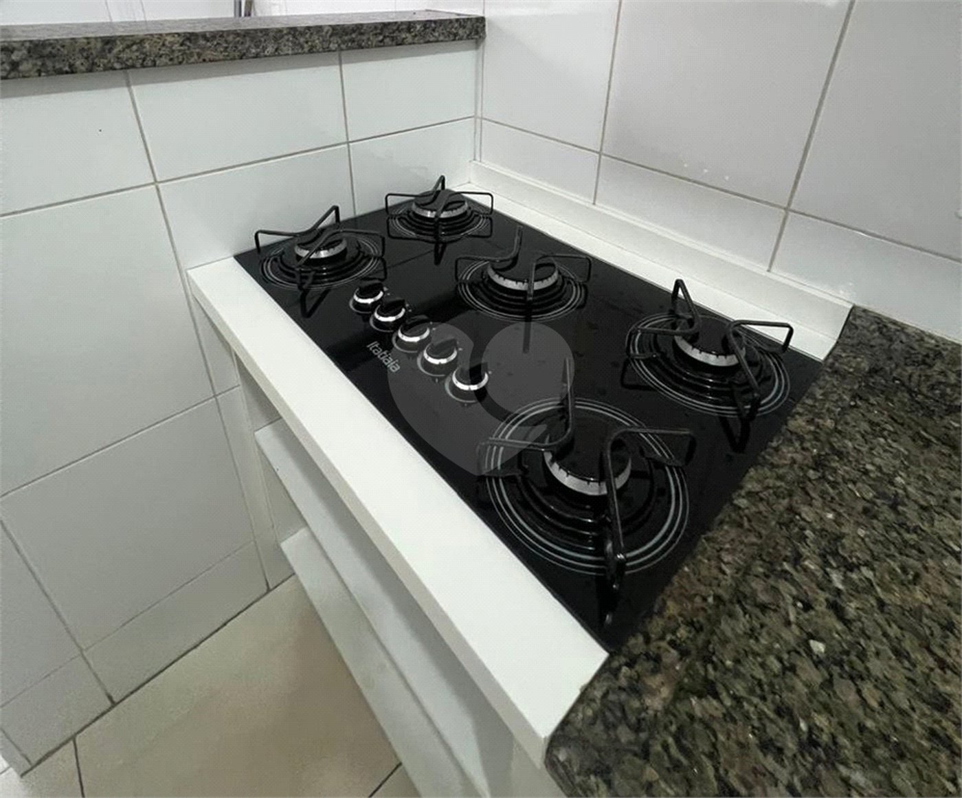 Apartamento à venda com 2 quartos, sendo 1 suíte, em Vila Olímpia, Sorocaba, SP
