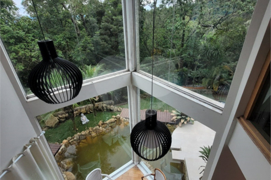 Casa à venda com 3 suítes no condomínio Parque Petrópolis 4 Secção, Mairiporã - SP