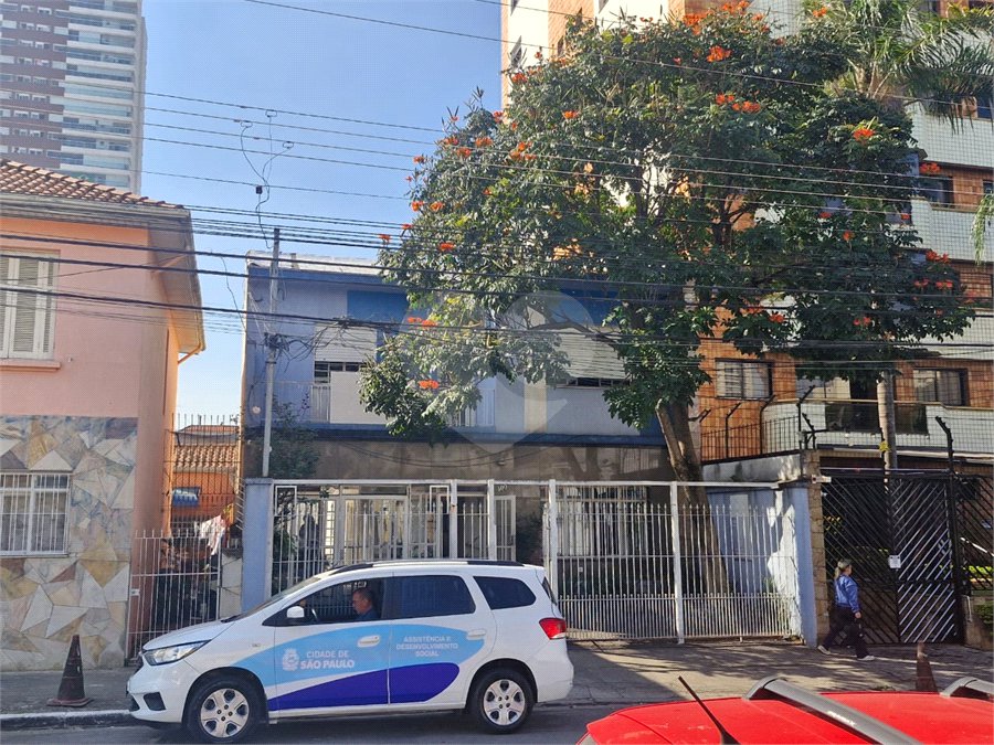 Sobrado à venda com 3 quartos, sendo 1 suíte,  em Parque São Jorge, São Paulo, SP