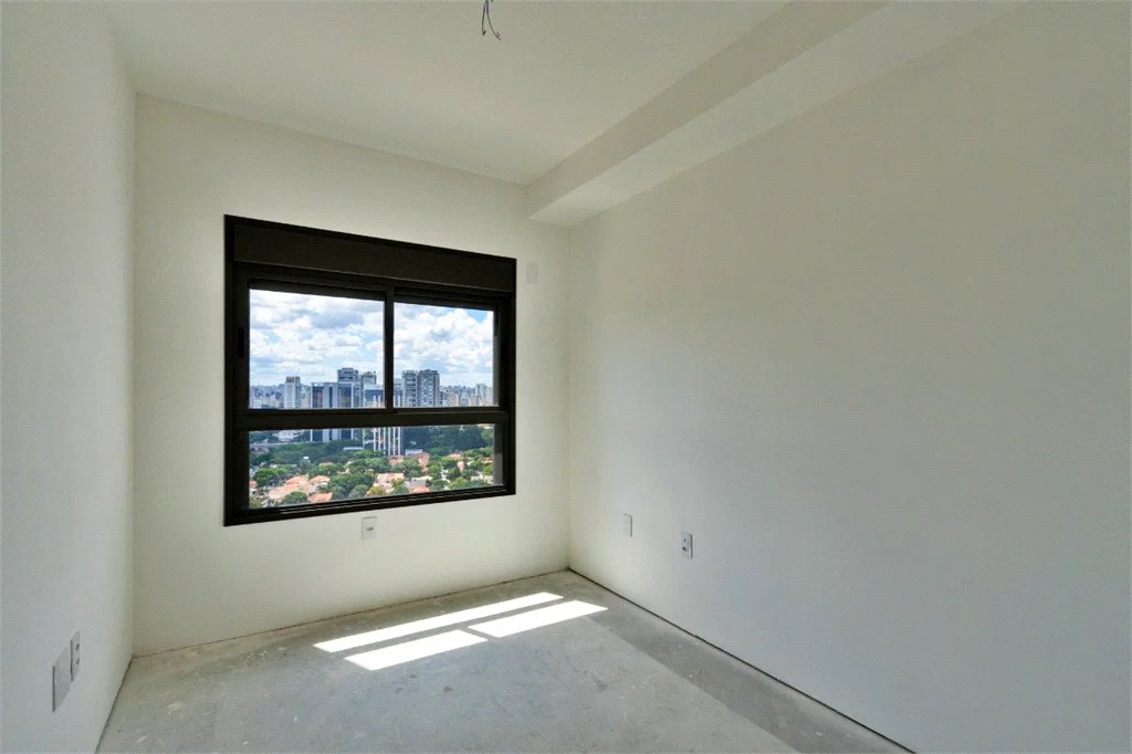 Apartamento à venda com 4 quartos, sendo 2 suítes,  em Jardim das Acácias, São Paulo, SP