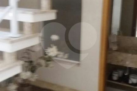 Sobrado à venda com 4 quartos, sendo 3 suítes, em Cambuci, São Paulo, SP
