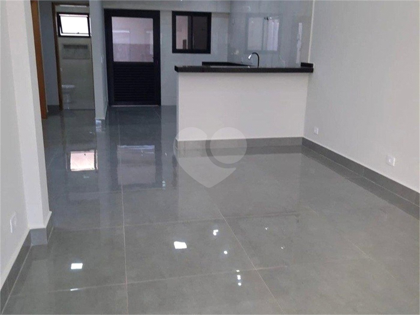 Casa à venda com 3 quartos, sendo 1 suíte, no condomínio Horto Florestal Villagio, Sorocaba - SP