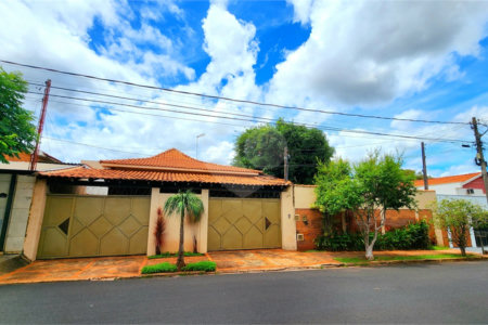 Casa à venda com 4 quartos, sendo 1 suíte, em Jardim Nova Época, Araraquara, SP