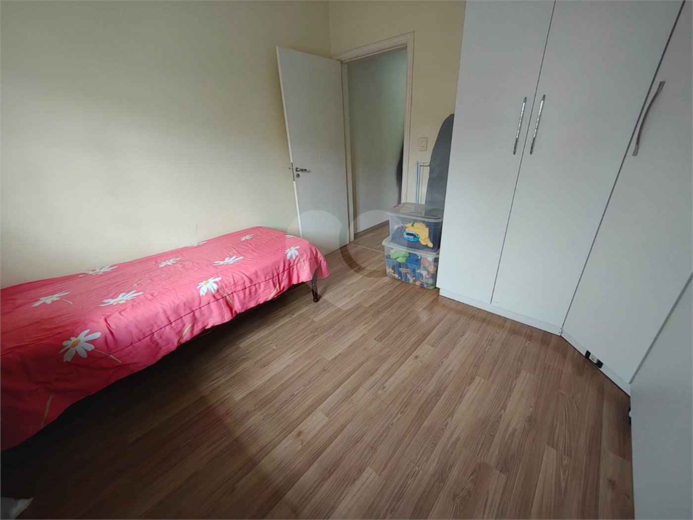 Sobrado à venda com 3 quartos, sendo 1 suíte,  em Tremembé, São Paulo, SP