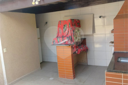 Sobrado à venda com 2 quartos em Jardim Santa Rosa, Taboão da Serra, SP