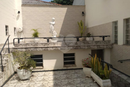 Casa à venda com 3 quartos, sendo 2 suítes, em Vila Dom Pedro I, São Paulo, SP