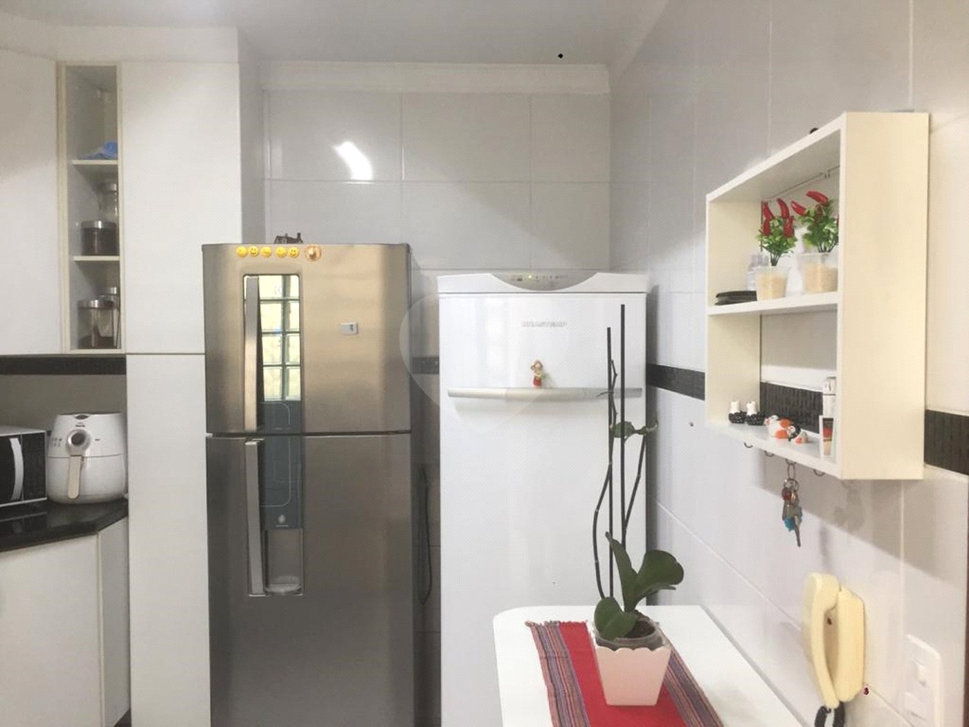 Casa à venda com 3 quartos, sendo 1 suíte, no condomínio Morada do Horto, São Paulo - SP