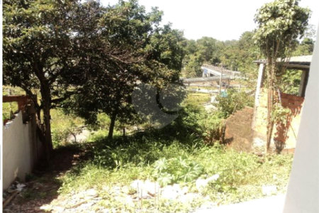 Sobrado à venda com 4 quartos em Jardim do Lago, São Paulo, SP