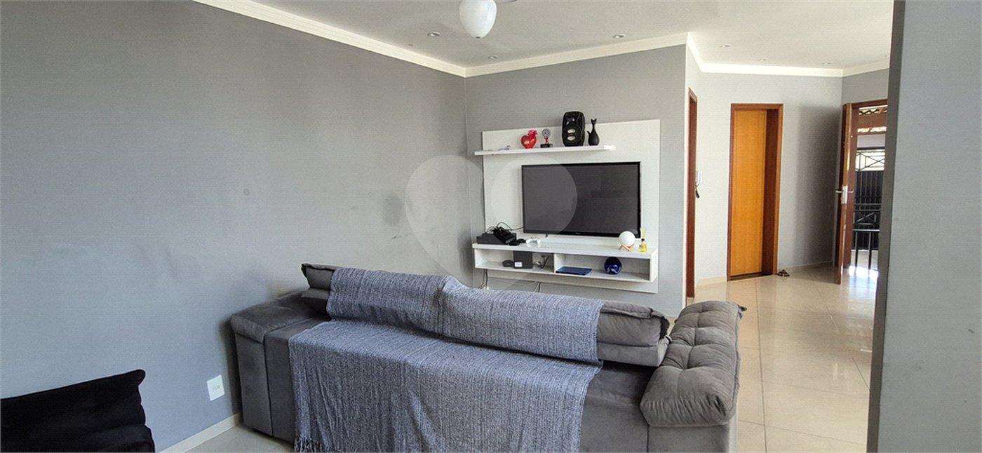 Casa à venda com 4 quartos, sendo 3 suítes, em Parque São Camilo, Itu, SP