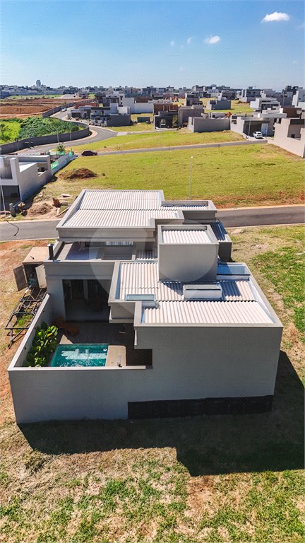 Casa à venda com 3 suítes no condomínio Residencial Dona Maria Candida, Indaiatuba - SP