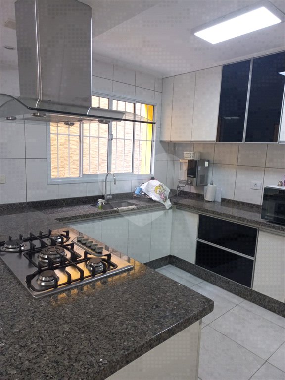 Sobrado à venda com 3 quartos em Jardim Marisa, São Paulo, SP