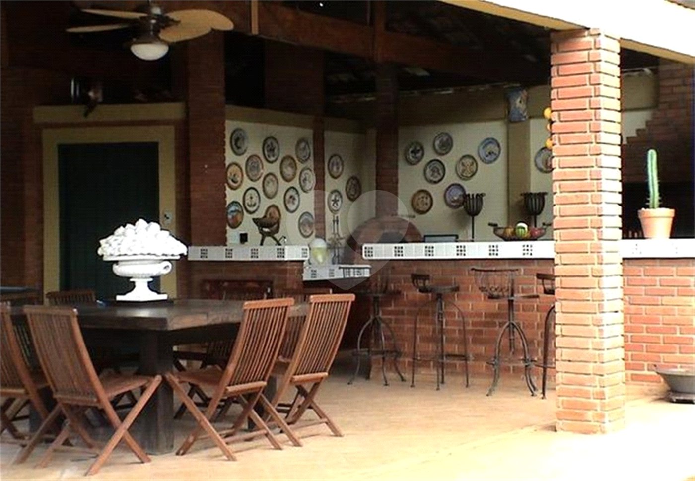 Casa à venda com 6 quartos, sendo 5 suítes, no condomínio São Joaquim, Vinhedo - SP
