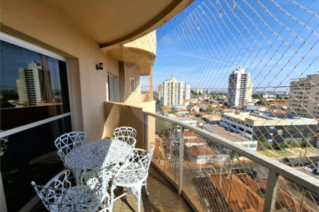 Apartamento à venda com 3 quartos, sendo 1 suíte, no Centro, Araraquara, SP