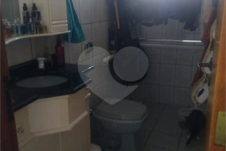 Sobrado à venda com 4 quartos, sendo 1 suíte,  em Jardim Pacaembu, Jundiaí, SP
