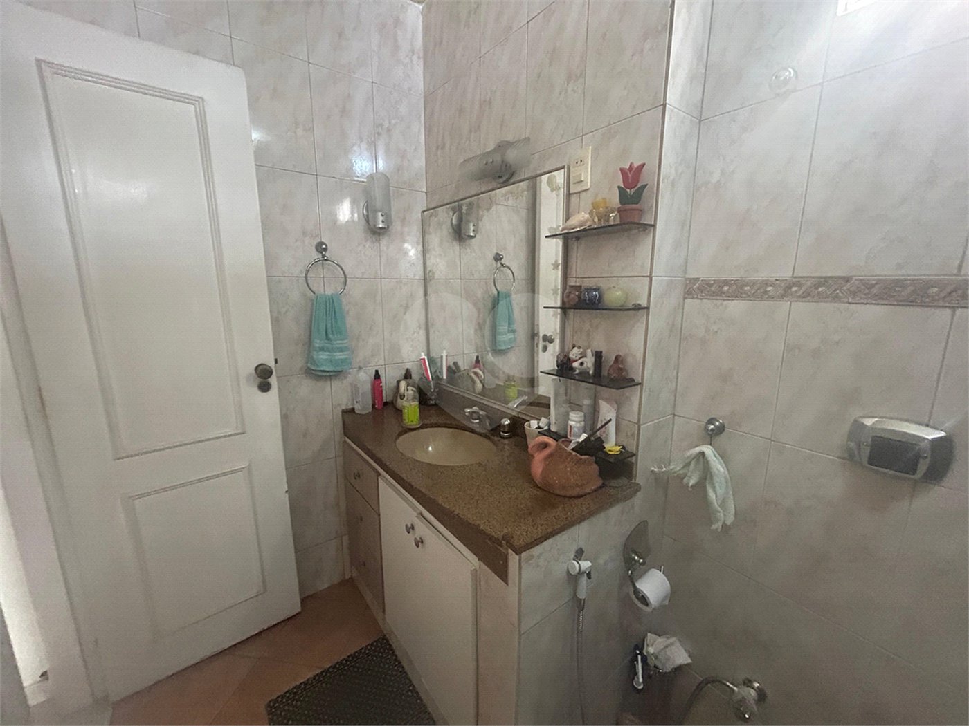 Apartamento à venda com 2 quartos, sendo 1 suíte, em Laranjeiras, Rio de Janeiro, RJ