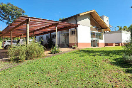 Chácara à venda com 3 quartos, sendo 1 suíte, em Chácara de Recreio Jardim Alvorada, Botucatu, SP