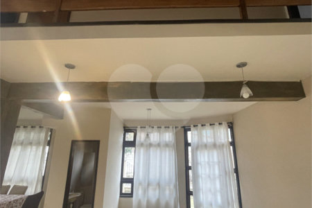 Casa à venda com 5 quartos, sendo 3 suítes, no condomínio Recanto das Palmeiras, Rio de Janeiro - RJ