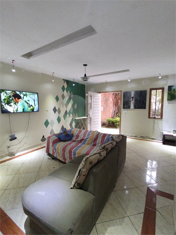 Duplex à venda com 3 quartos, sendo 1 suíte, em Santíssimo, Rio de Janeiro, RJ