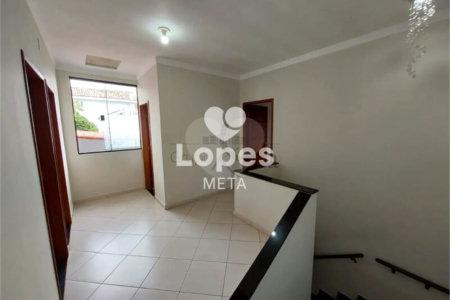 Casa à venda com 3 quartos, sendo 1 suíte,  no condomínio Loteamento Vila Branca, Jacareí - SP