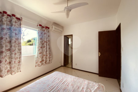 Casa em condomínio para alugar com 2 quartos, sendo 1 suíte, em Caravelas, Armação dos Búzios, RJ