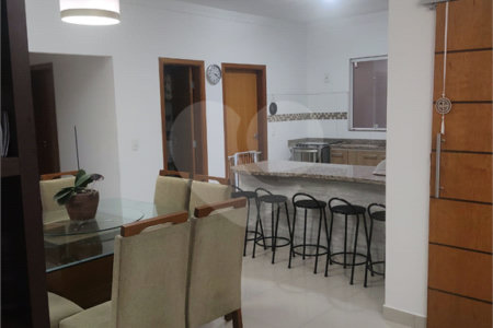 Casa à venda com 3 quartos, sendo 1 suíte, no condomínio Campos do Conde I, Paulínia - SP