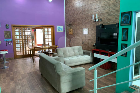 Casa à venda com 3 quartos, sendo 2 suítes, em Jardim Celani, Salto, SP