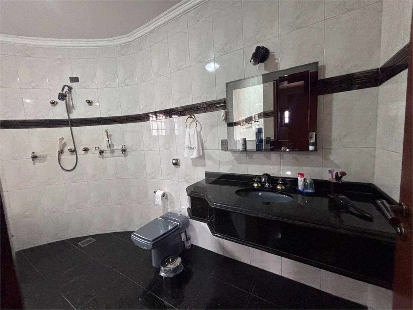 Casa à venda com 4 quartos, sendo 2 suítes,  no condomínio Granja Olga Ii, Sorocaba - SP