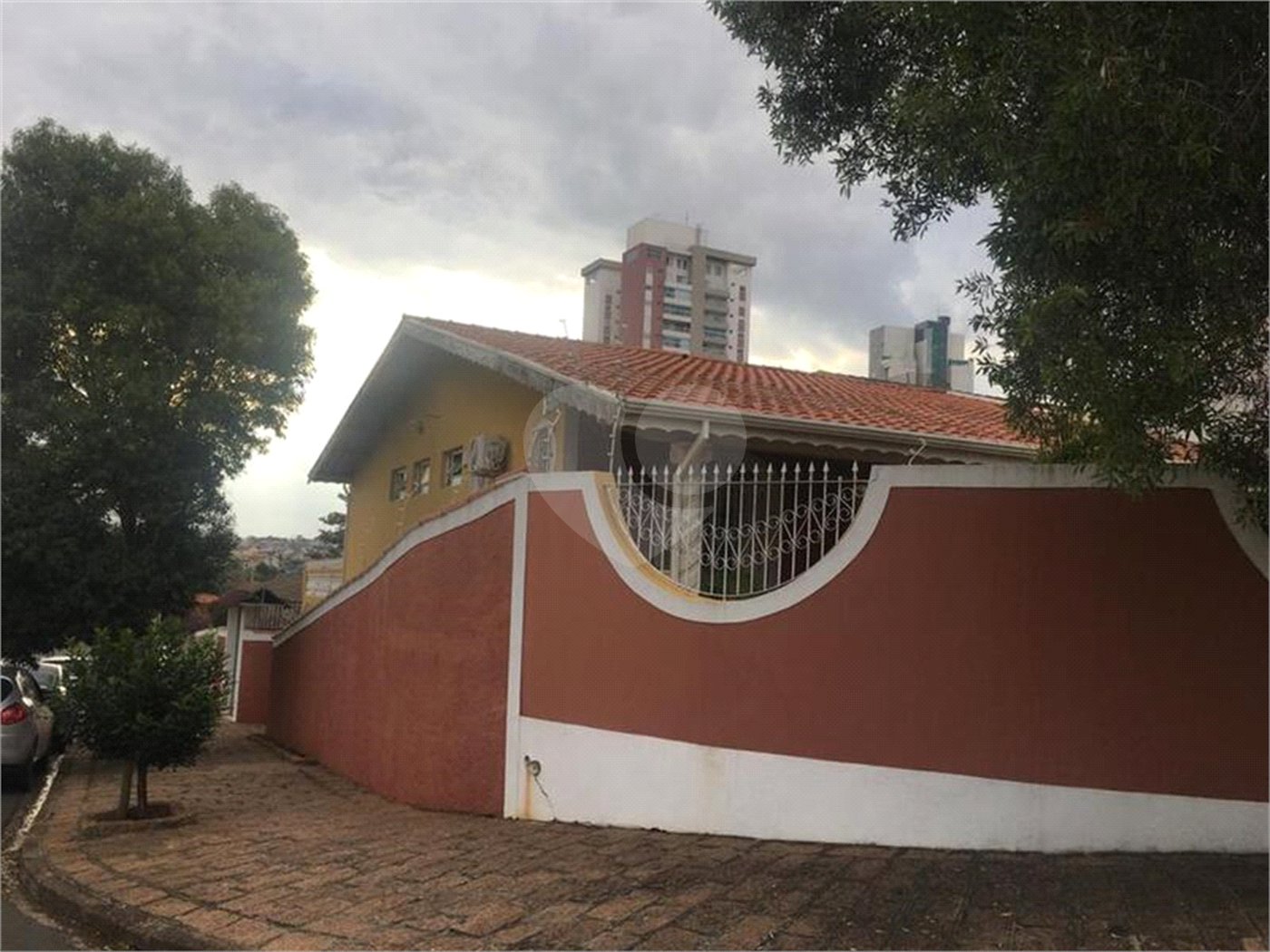 Casa à venda com 5 quartos, sendo 3 suítes, em Vila Almeida, Indaiatuba, SP