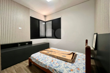 Casa à venda com 3 quartos, sendo 2 suítes, no condomínio Terras de Mont Serrat, Salto - SP