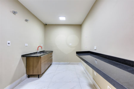 Casa à venda ou para alugar com 12 quartos, sendo 2 suítes, em Alto da Boa Vista, São Paulo, SP